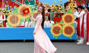 Mùa Xuân Trên Thành Phố Hồ Chí Minh: Tiết Mục Gợi Nhớ Lịch Sử Được Yêu Thích