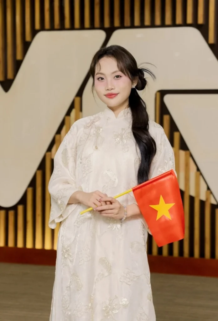 Phương Mỹ Chi và Bảo Anh tham gia 'Em xinh say hi'